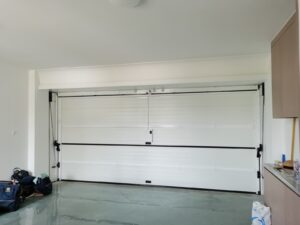 porte-de-garage-innovante-automatique-sans-rails-9